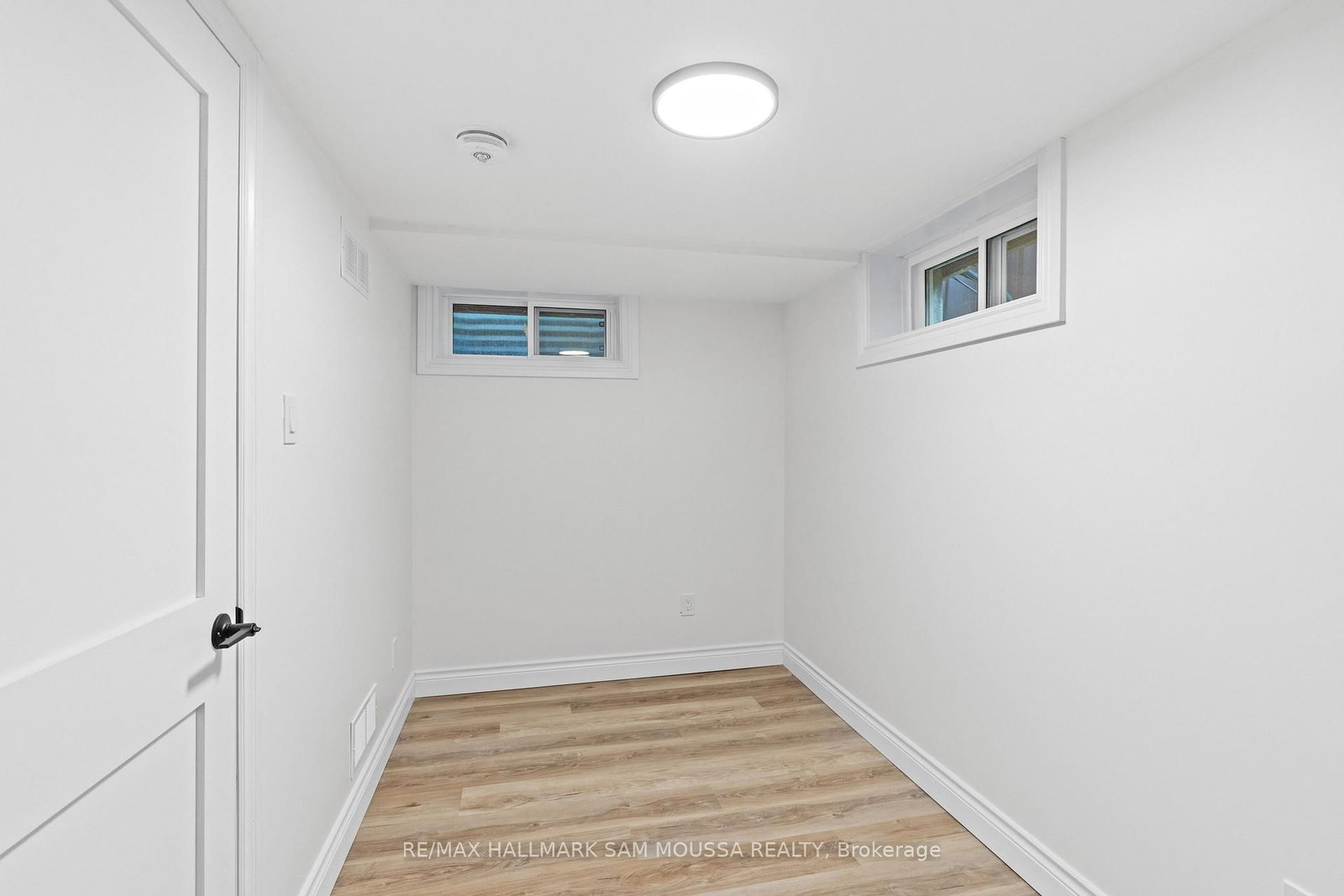 912 Smyth Road, Unit B - Photo 10