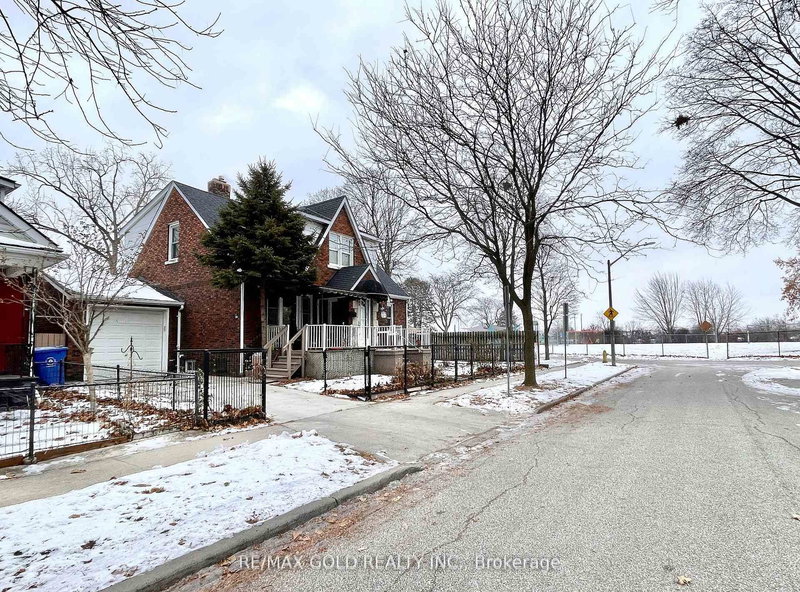 1236 Hickory Rd, Windsor, N8Y 3S6 | Image 3