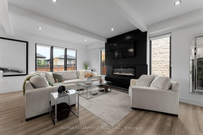 14 Willowbrook Drive • Welland, ON photo 6
