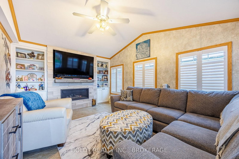 101 - 3033 Townline Rd, Fort Erie, L0S 1S1 | Image 3