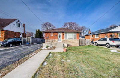 Detached House sold at 150 Howard Avenue, Hamilton, Ontario, L9A 2W8 - Balfour - MLS: X12649042