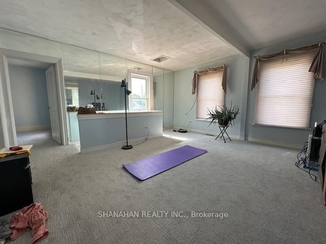 126 Metcalfe Street W