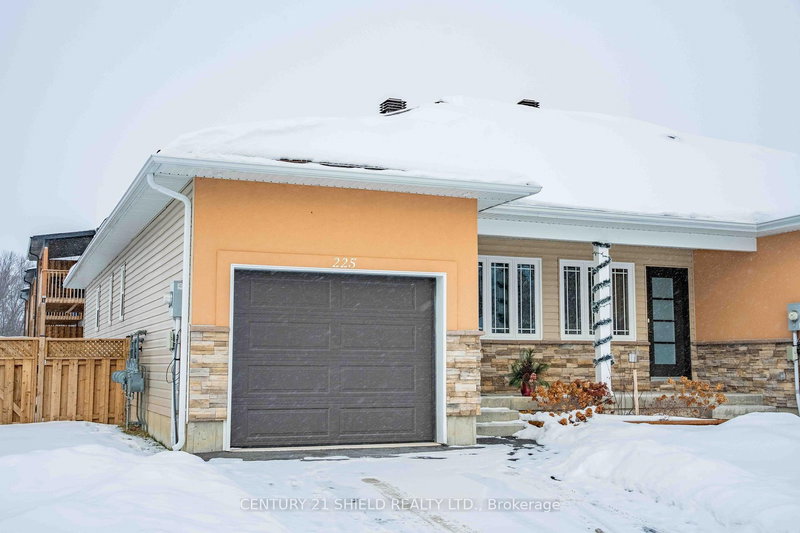 home for lease on 213 Third Street W