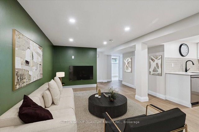 Unit 2 - 18 Pleasant Avenue