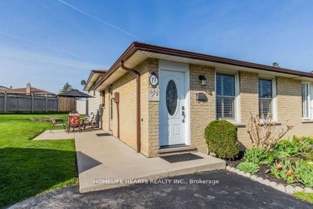 19 Hopewell Cres, Hamilton, L8J 1P3 | Image 2