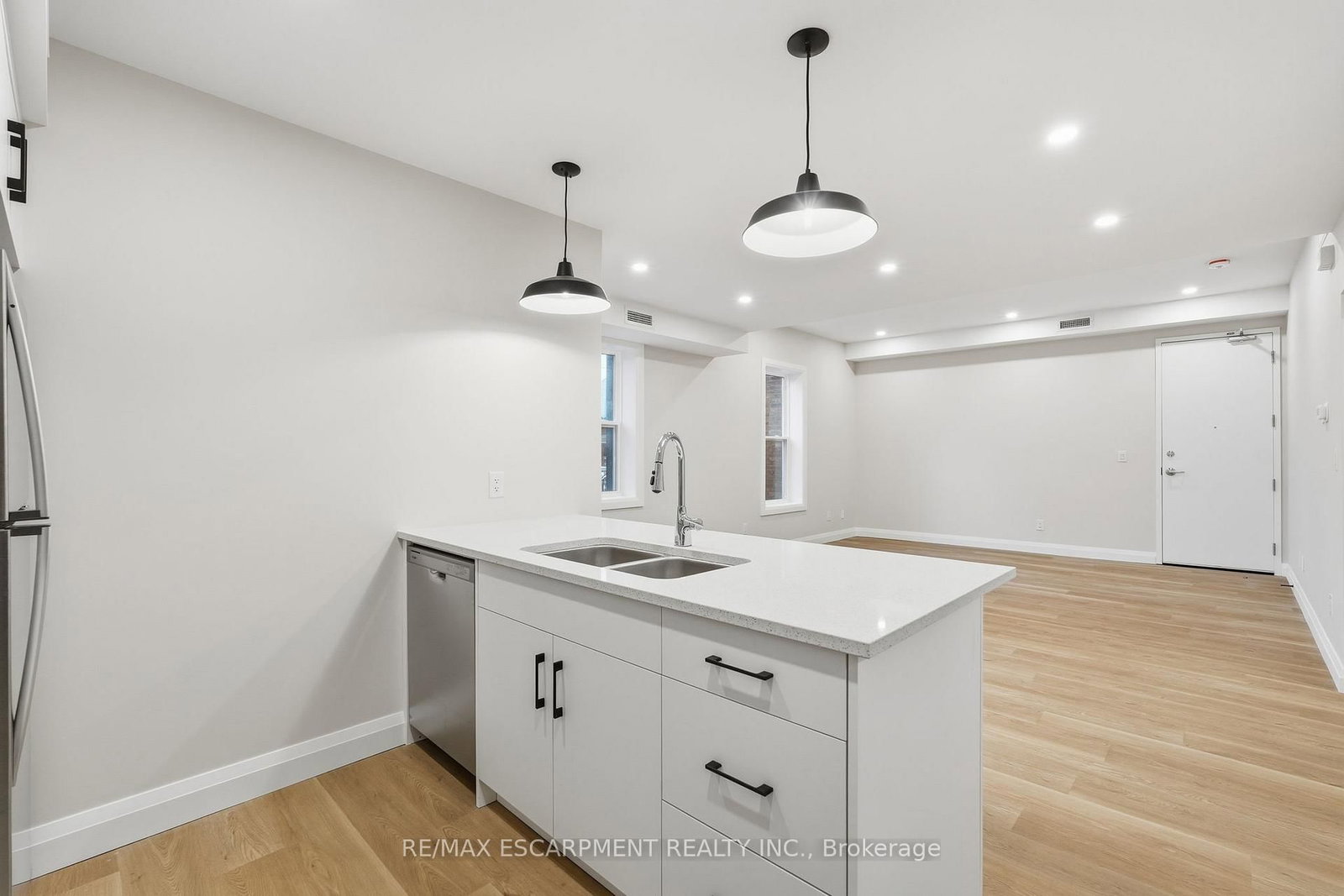 231 Park Street N, Unit 2 - Photo 10