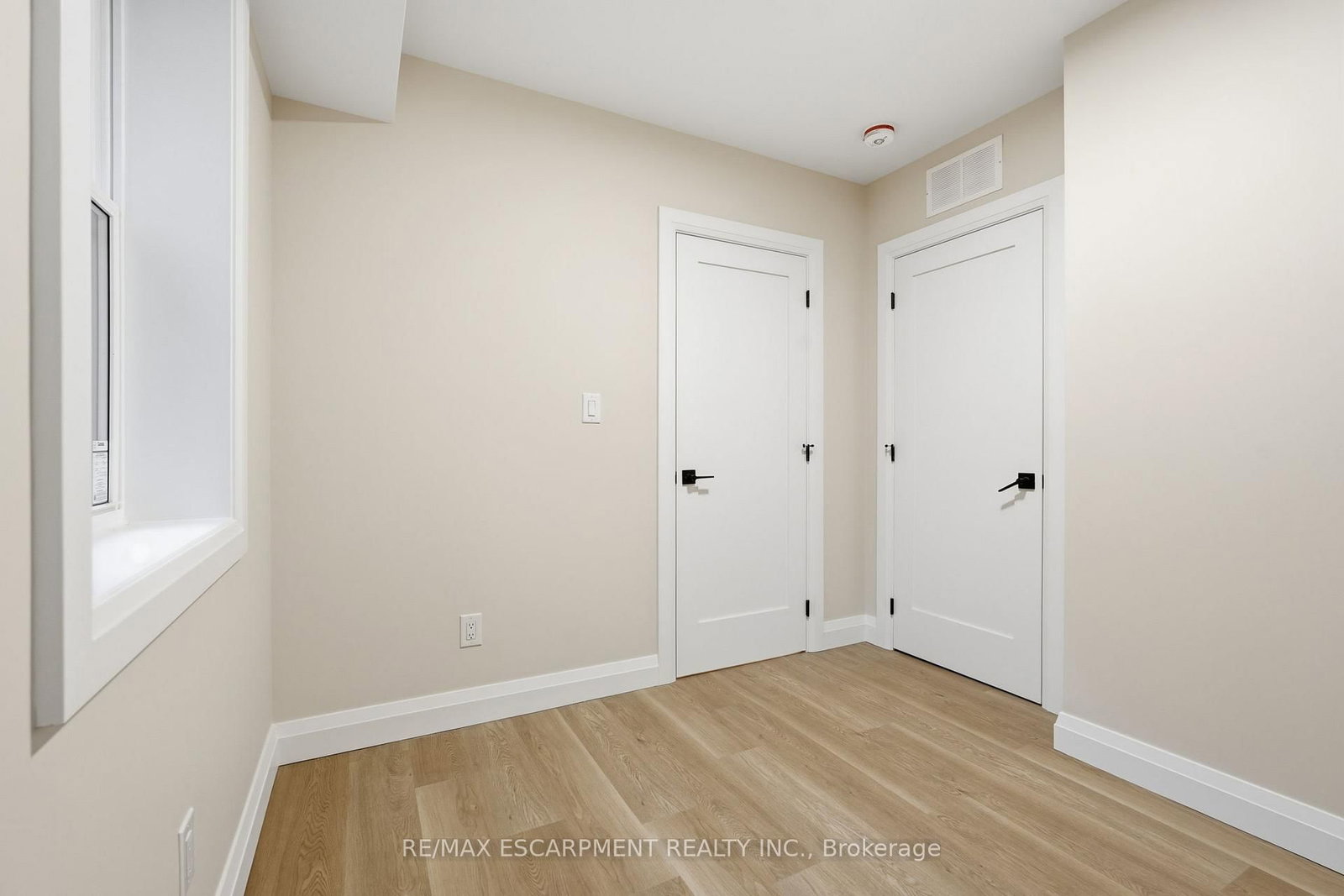 231 Park Street N, Unit 2 - Photo 14