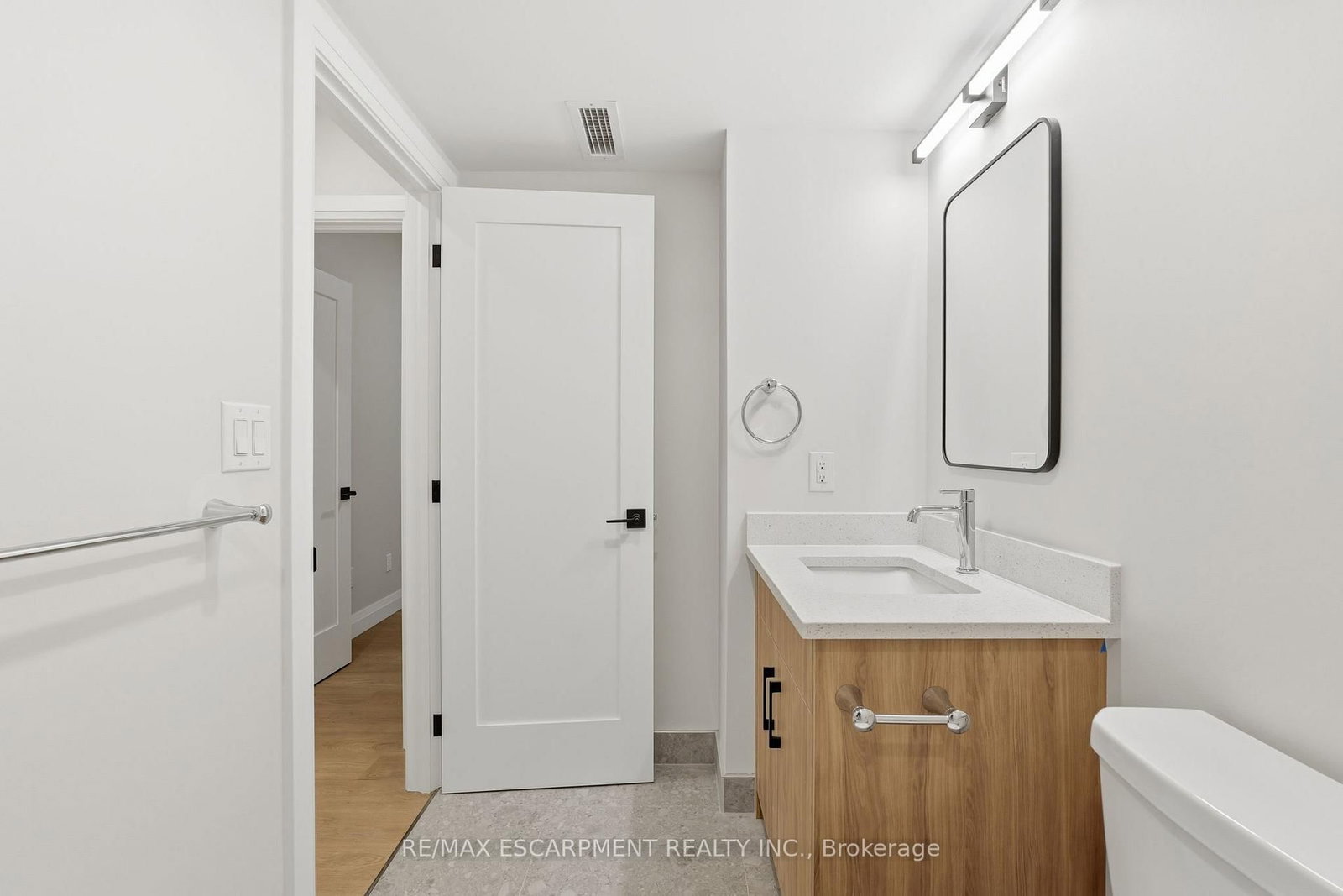 231 Park Street N, Unit 2 - Photo 18