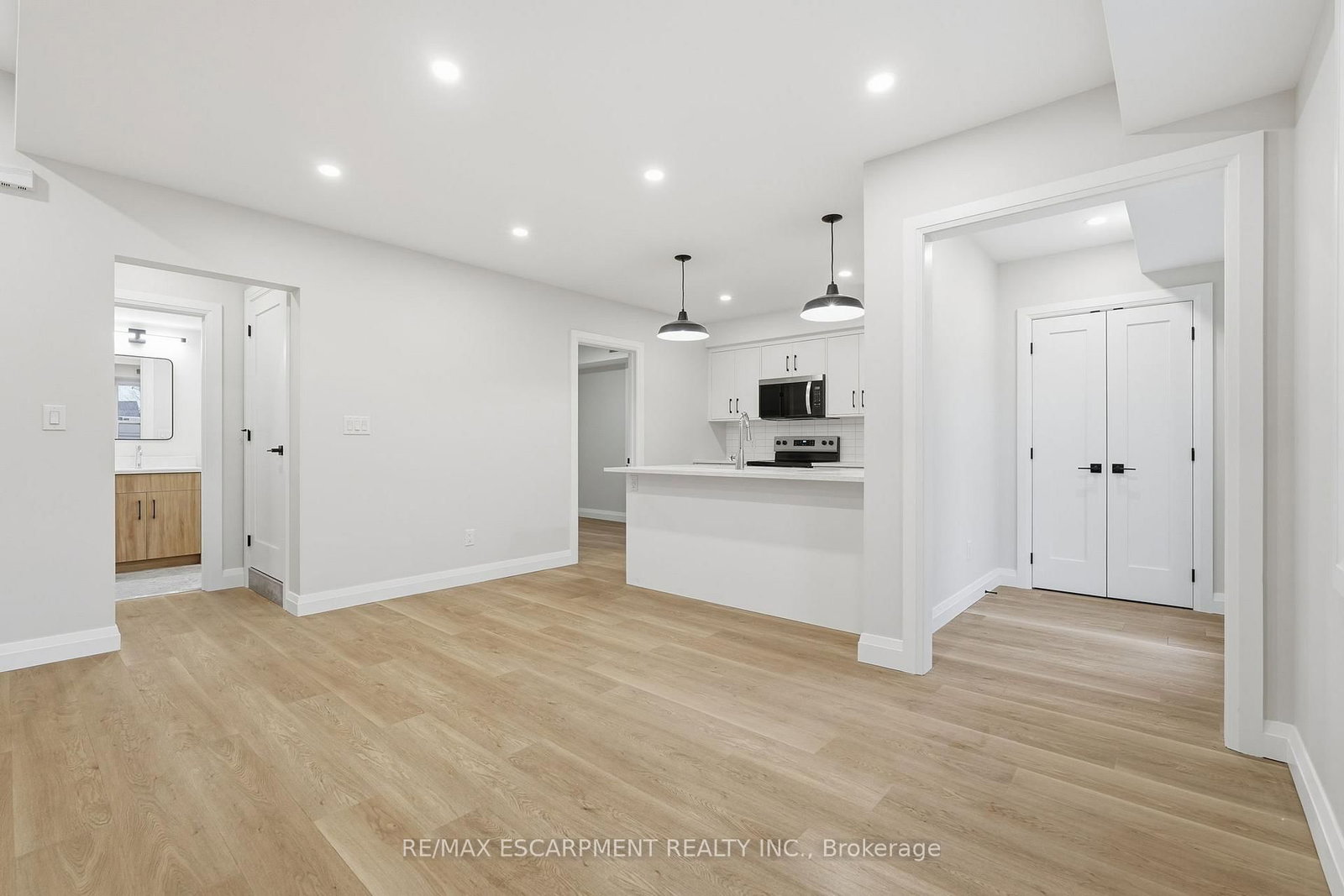 231 Park Street N, Unit 2 - Photo 7