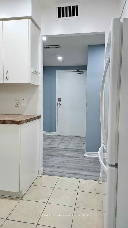 201 - 4872 Valley Way, Niagara Falls, L2E 1W3 | Image 2