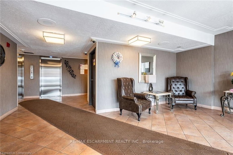 402 - 40 Harrisford St, Hamilton, L8K 6N1 | Image 3