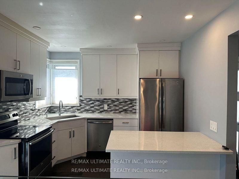 10 COLUMBIA St, St. Catharines, L2R 5H6 | Image 2