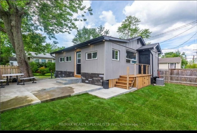 12209 Lakeshore Road