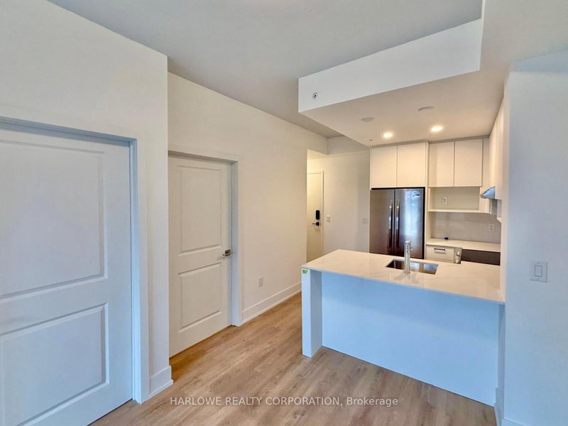 home for lease on 305-206 King Street W