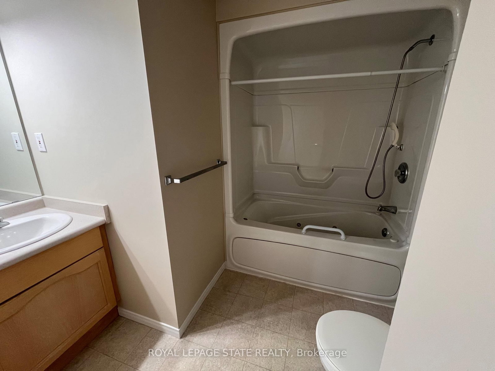 210 Main Street E • #203 • Haldimand, ON photo 30