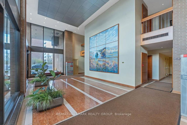 350 - 505 St Laurent Boulevard