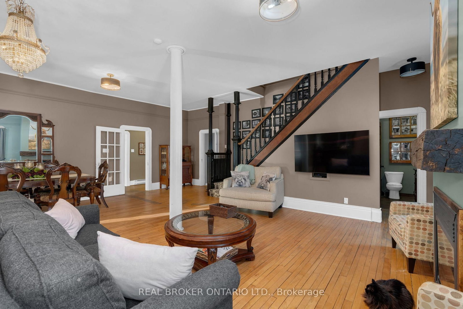 Listing Image 10