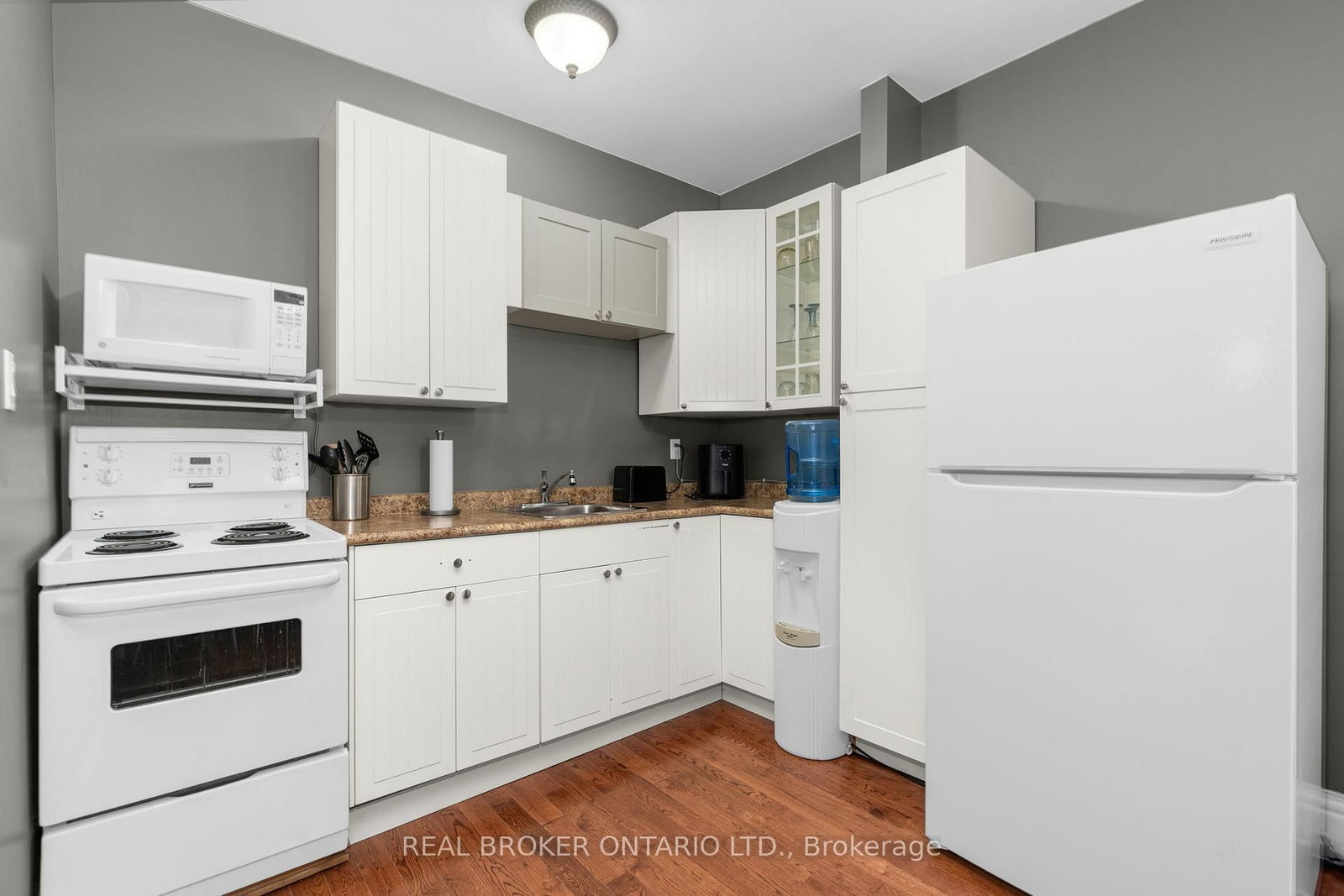 Listing Image 19