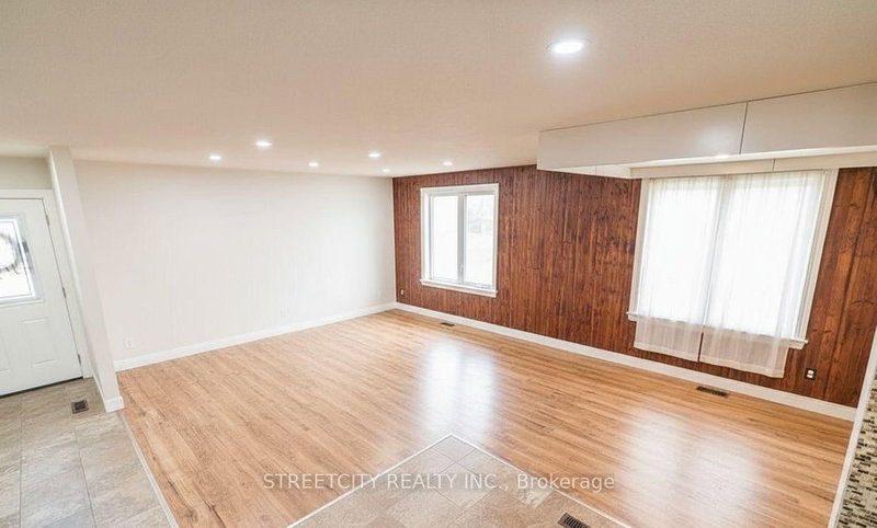 43 Renny Cres, London South, N6E 2C4 | Image 3