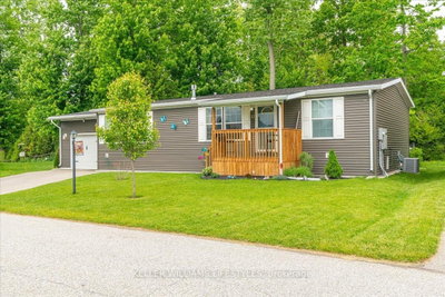 Detached House for sale at 13 Kellestine Drive, Strathroy-Caradoc, Ontario, N7G 0C5 - SE - MLS: X12655182