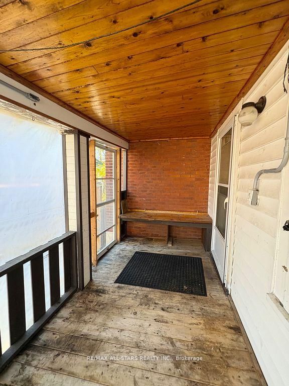 Detached House for sale at 280 Lansdowne Street, Peterborough, Ontario, K9J 1Y8 - Ashburnham Ward 4 - MLS: X12655688