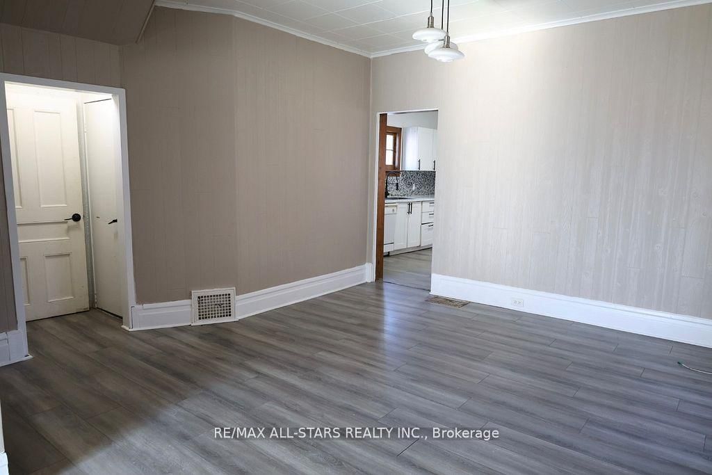 Detached House for sale at 280 Lansdowne Street, Peterborough, Ontario, K9J 1Y8 - Ashburnham Ward 4 - MLS: X12655688