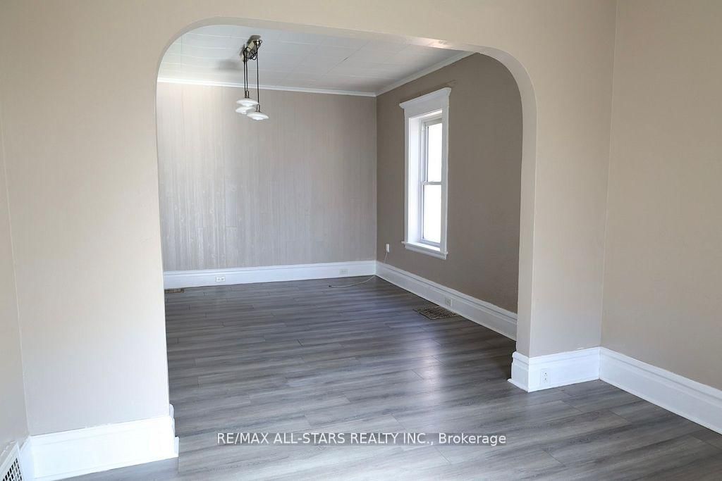 Detached House for sale at 280 Lansdowne Street, Peterborough, Ontario, K9J 1Y8 - Ashburnham Ward 4 - MLS: X12655688