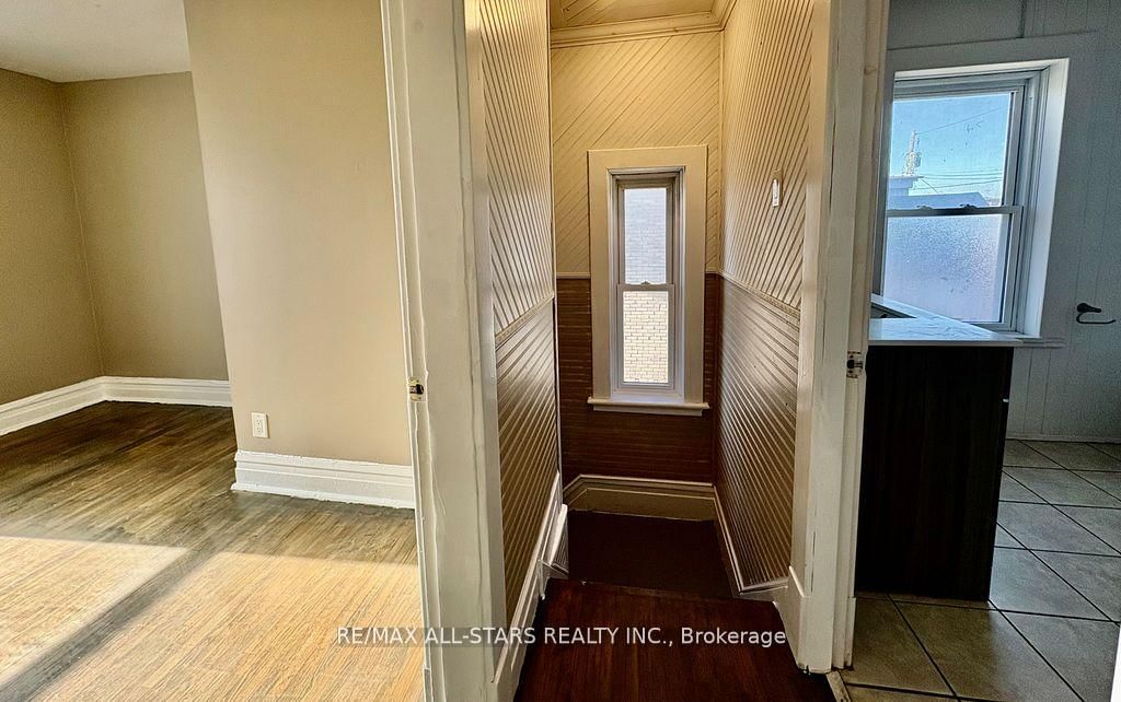 Detached House for sale at 280 Lansdowne Street, Peterborough, Ontario, K9J 1Y8 - Ashburnham Ward 4 - MLS: X12655688