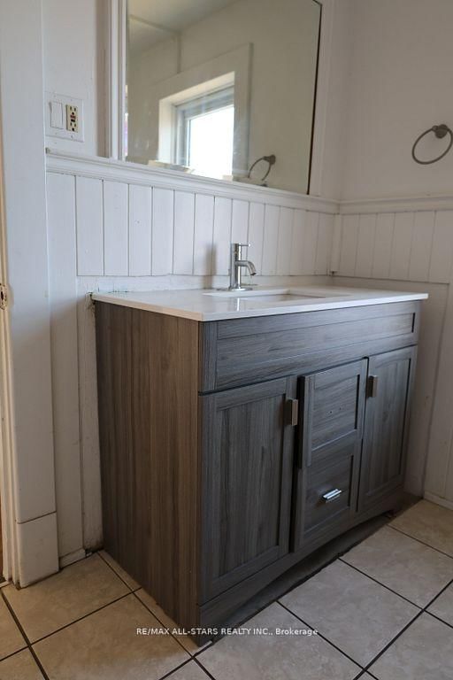 Detached House for sale at 280 Lansdowne Street, Peterborough, Ontario, K9J 1Y8 - Ashburnham Ward 4 - MLS: X12655688