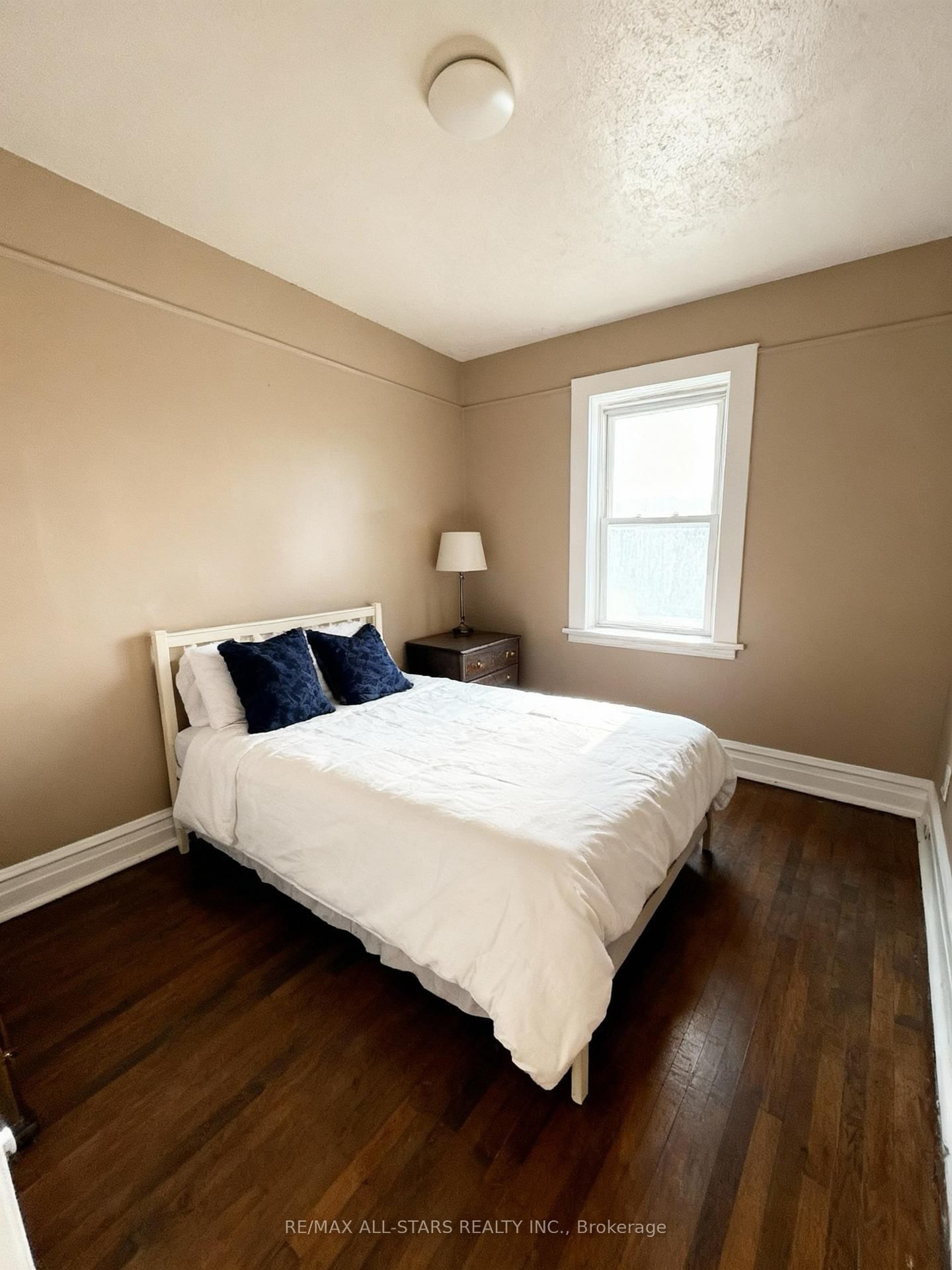 Detached House for sale at 280 Lansdowne Street, Peterborough, Ontario, K9J 1Y8 - Ashburnham Ward 4 - MLS: X12655688