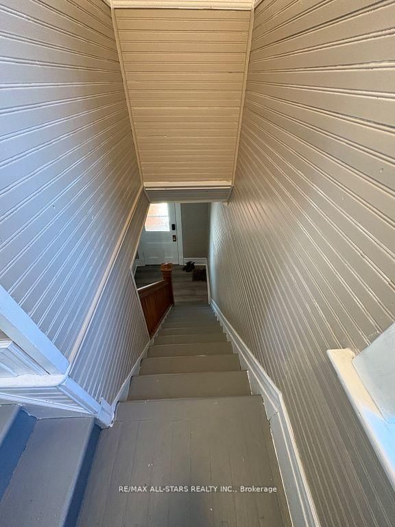 Detached House for sale at 280 Lansdowne Street, Peterborough, Ontario, K9J 1Y8 - Ashburnham Ward 4 - MLS: X12655688