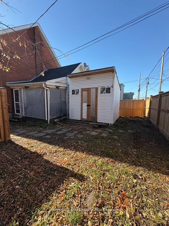 Detached House for sale at 280 Lansdowne Street, Peterborough, Ontario, K9J 1Y8 - Ashburnham Ward 4 - MLS: X12655688