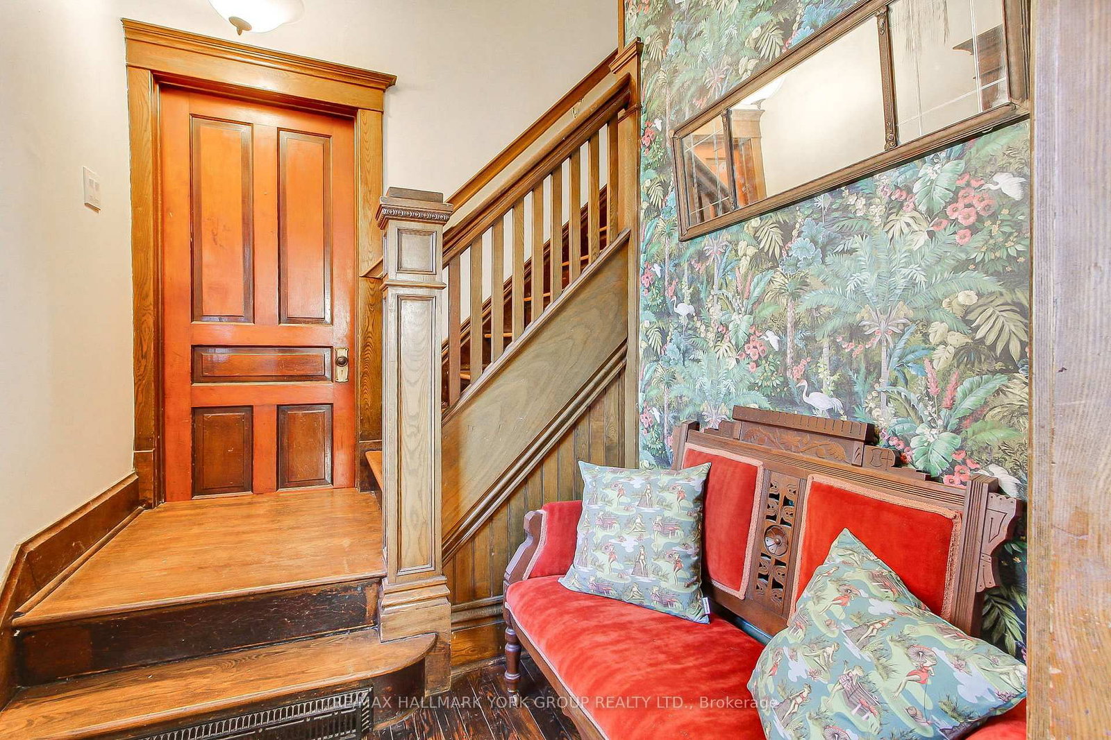 Listing Image 4