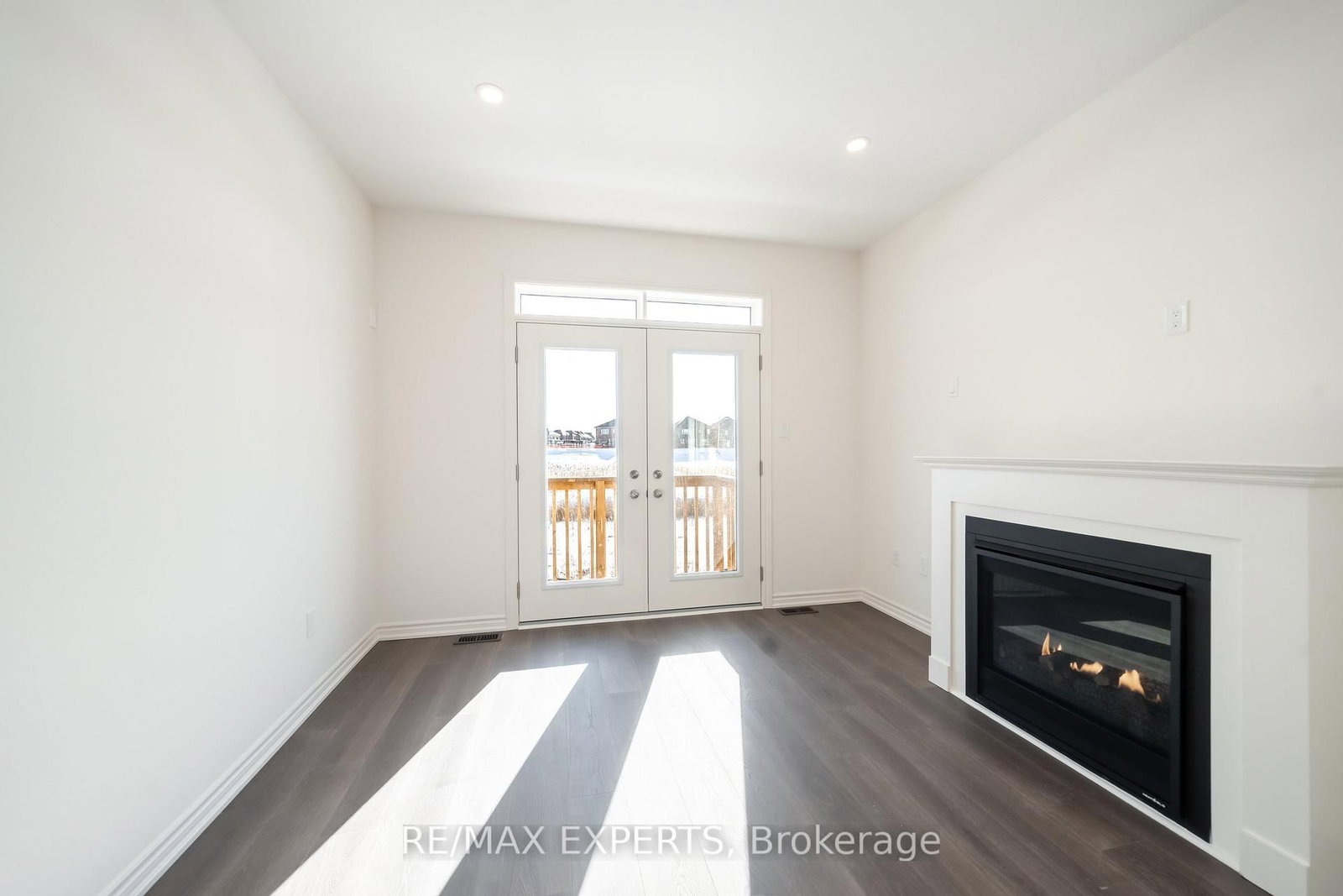 54 Debois Street, Unit Main - Photo 5