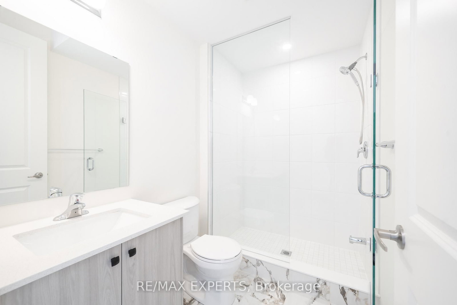 54 Debois Street, Unit Main - Photo 8