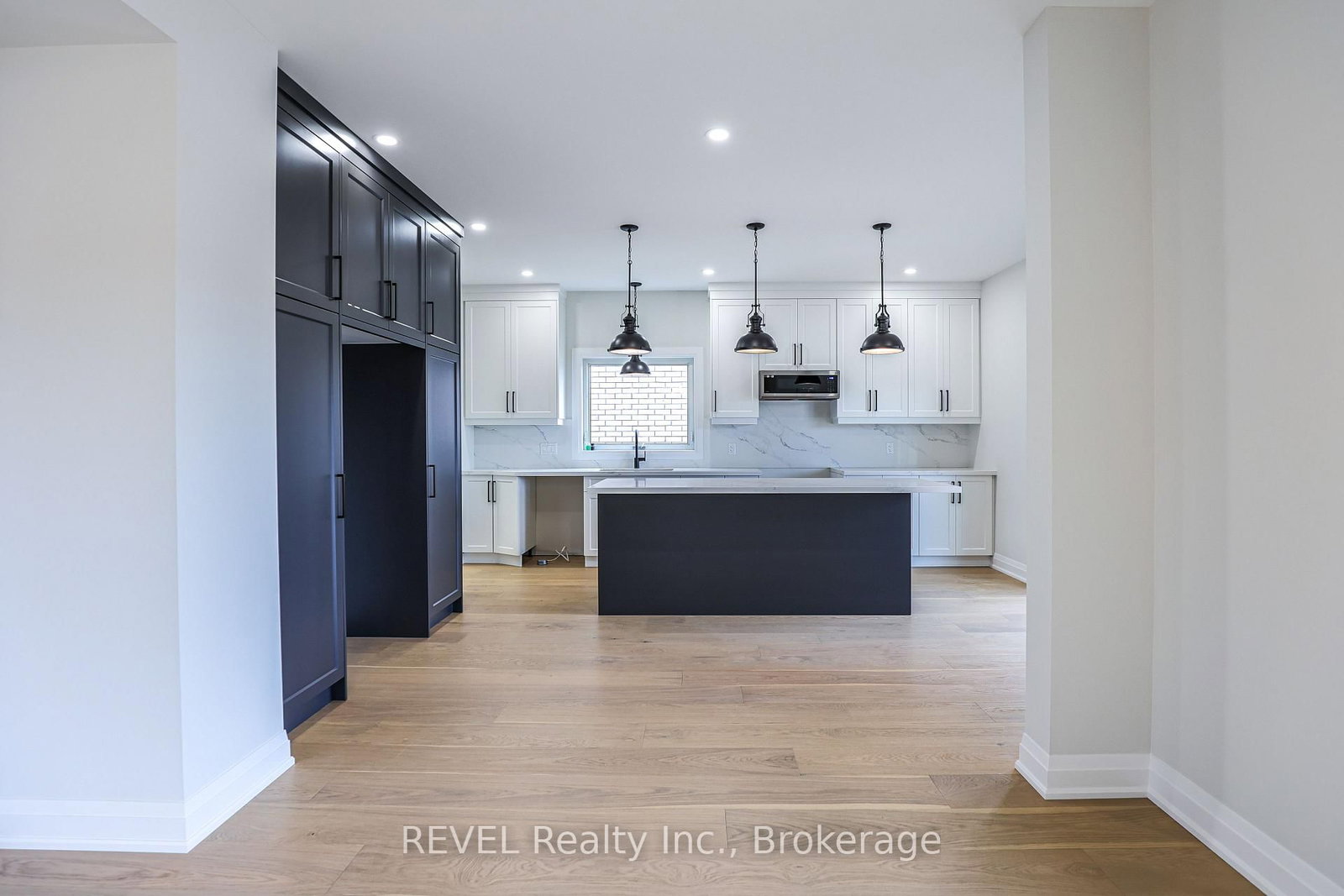 Detached House for sale at 111 Acacia Road, Pelham, Ontario, L0S 1E6 - Fonthill - MLS: X12656590