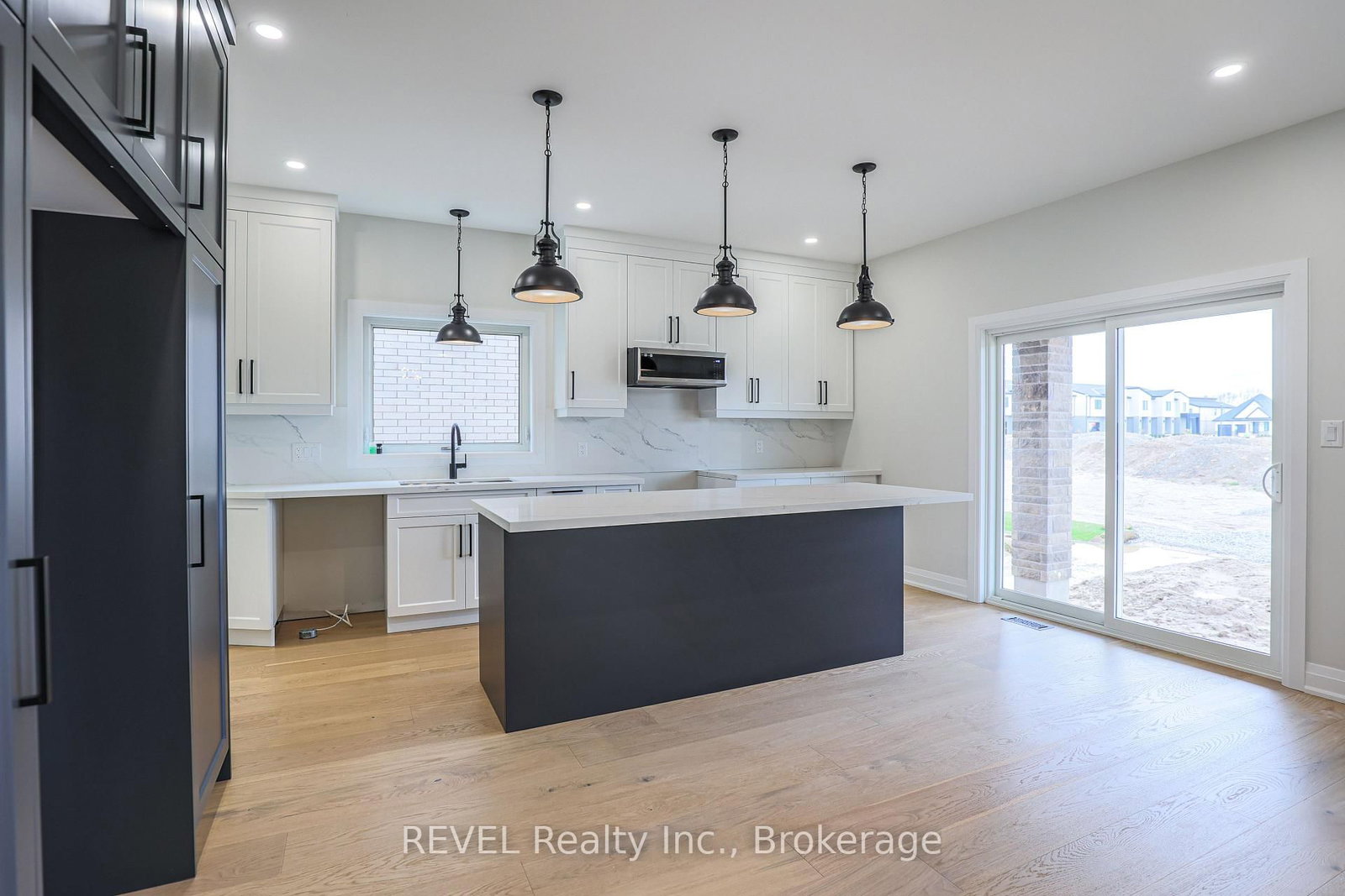 Detached House for sale at 111 Acacia Road, Pelham, Ontario, L0S 1E6 - Fonthill - MLS: X12656590