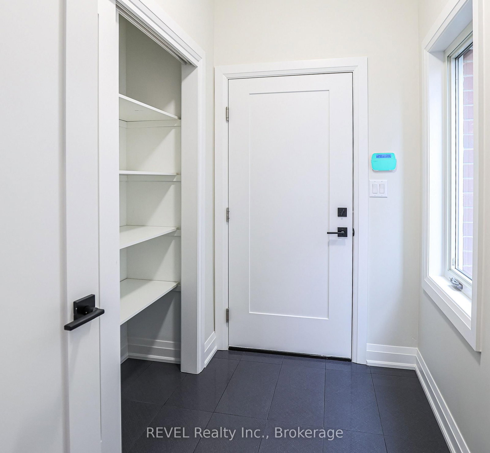 Detached House for sale at 111 Acacia Road, Pelham, Ontario, L0S 1E6 - Fonthill - MLS: X12656590