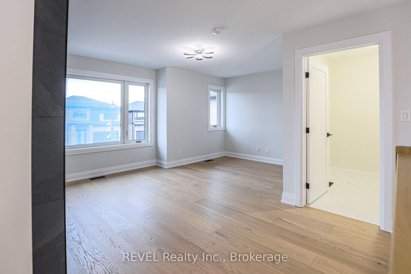 Detached House for sale at 111 Acacia Road, Pelham, Ontario, L0S 1E6 - Fonthill - MLS: X12656590