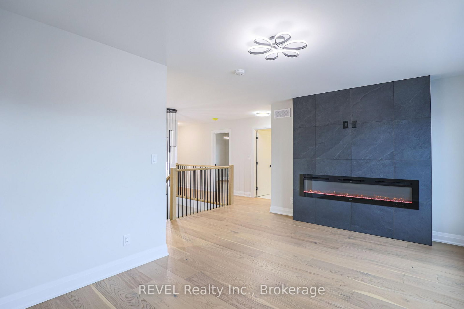 Detached House for sale at 111 Acacia Road, Pelham, Ontario, L0S 1E6 - Fonthill - MLS: X12656590