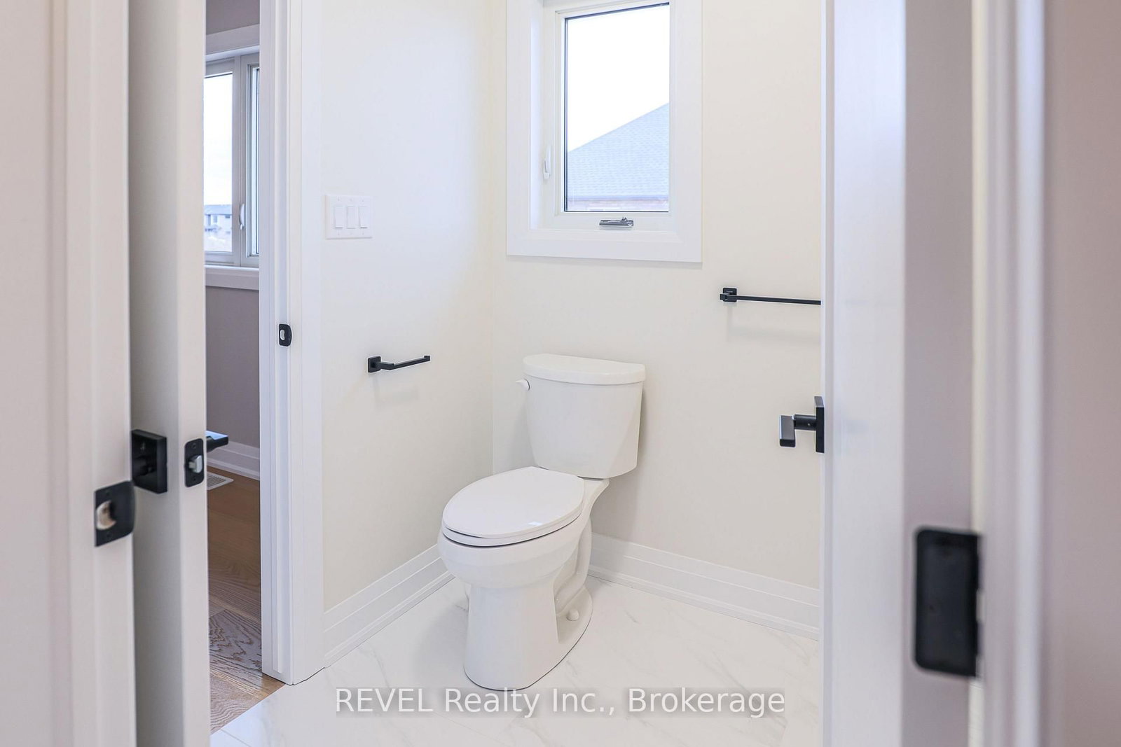 Detached House for sale at 111 Acacia Road, Pelham, Ontario, L0S 1E6 - Fonthill - MLS: X12656590