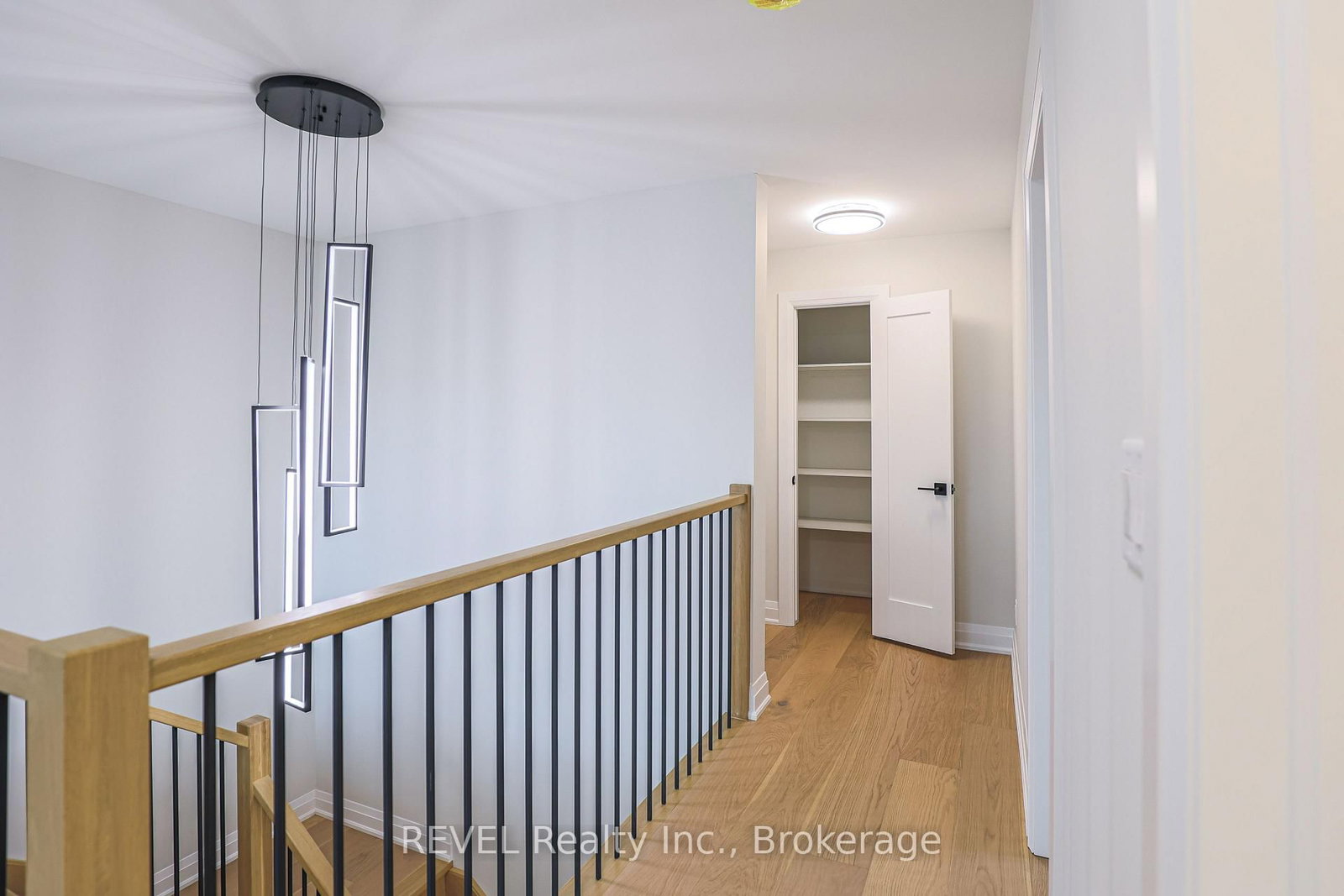 Detached House for sale at 111 Acacia Road, Pelham, Ontario, L0S 1E6 - Fonthill - MLS: X12656590