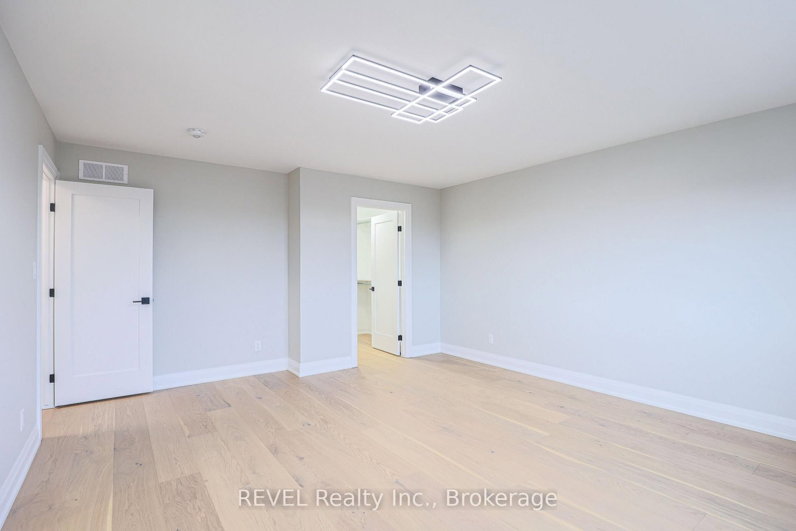 Detached House for sale at 111 Acacia Road, Pelham, Ontario, L0S 1E6 - Fonthill - MLS: X12656590