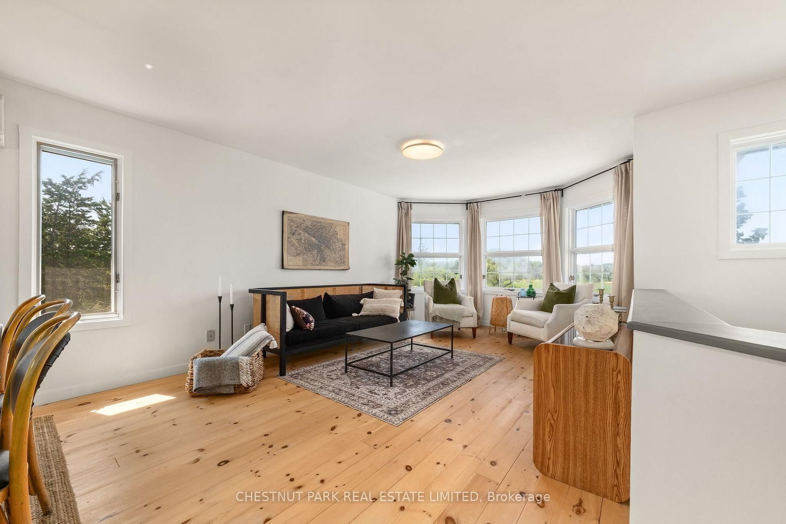 Listing Image 8