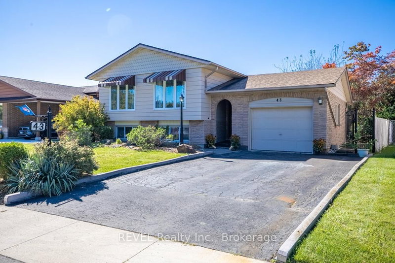 43 Trelawn Pkwy, Welland, L3C 1W4 | Image 2