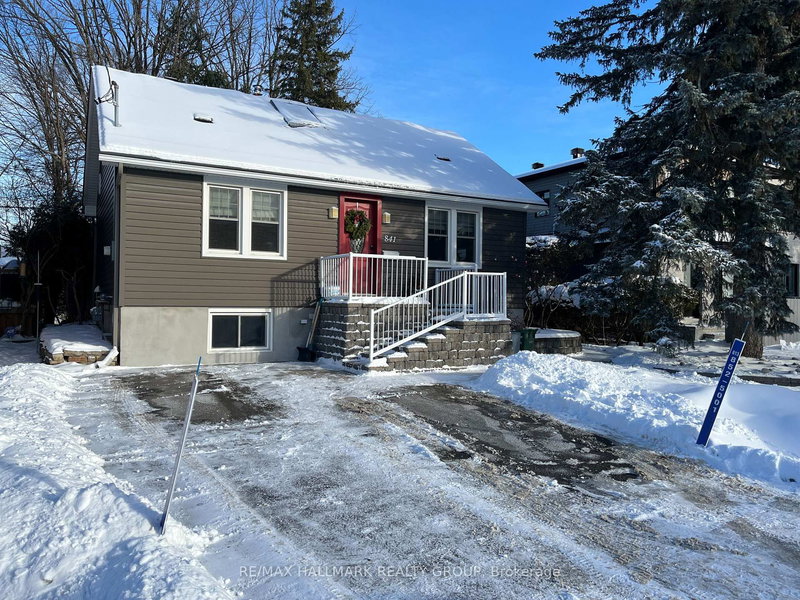 home for sale on 841 Dundee Avenue