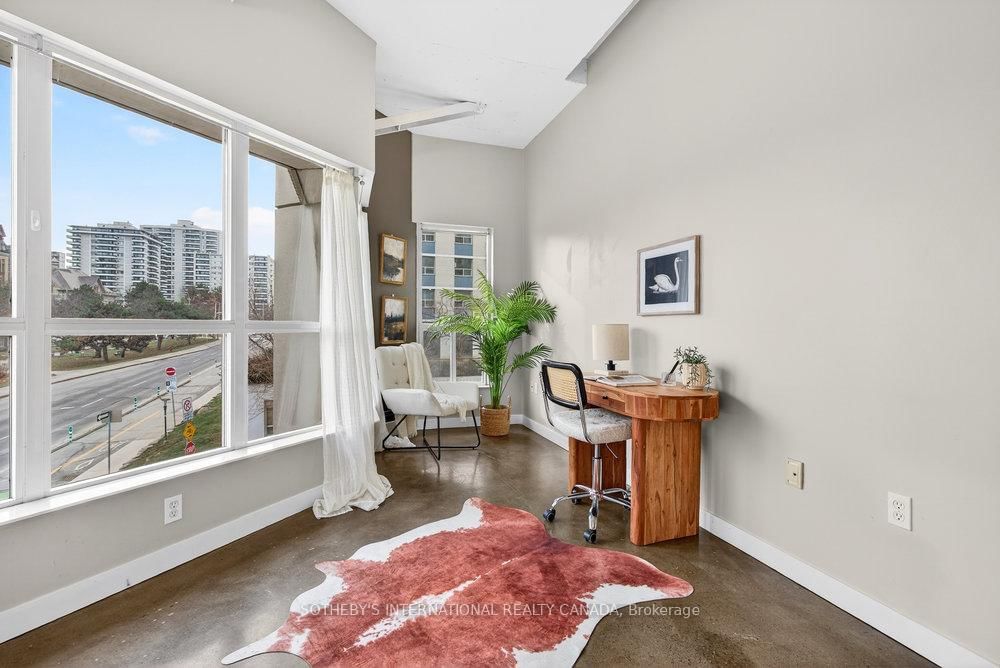 66 Bay Street S, Unit 305 - Photo 14