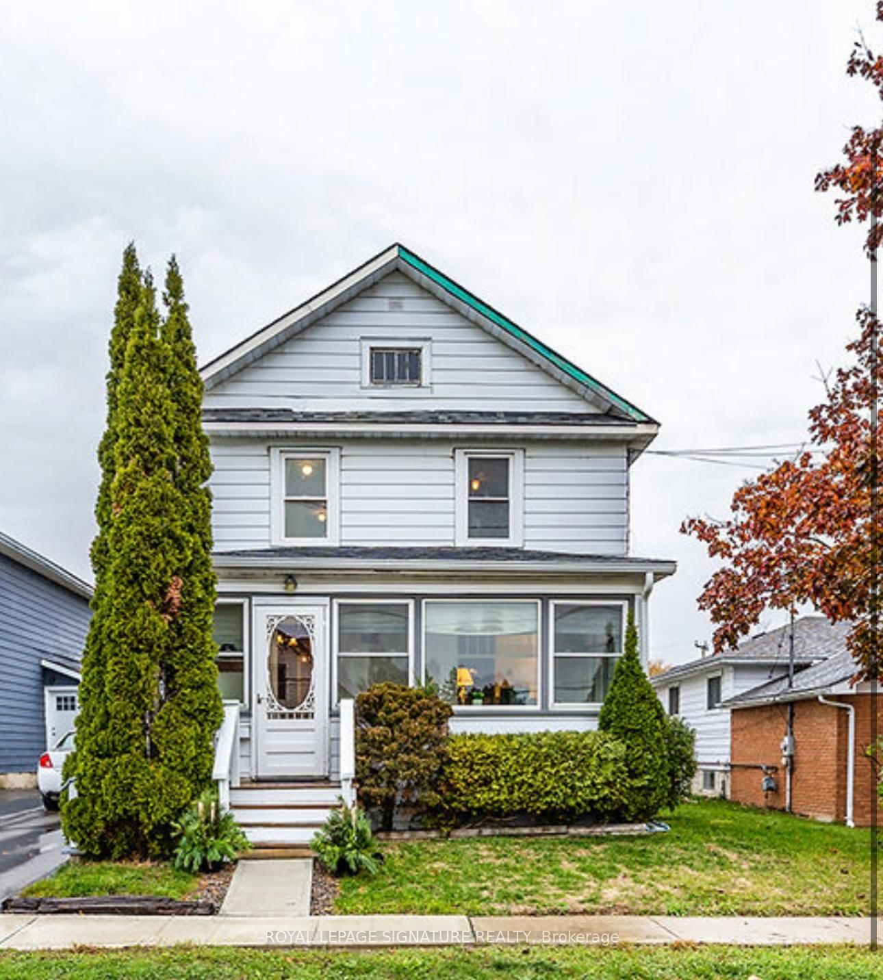 Detached House sold at 9 South Charles Street, Quinte West, Ontario, K8V 2R8 - Trenton Ward - MLS: X12660732