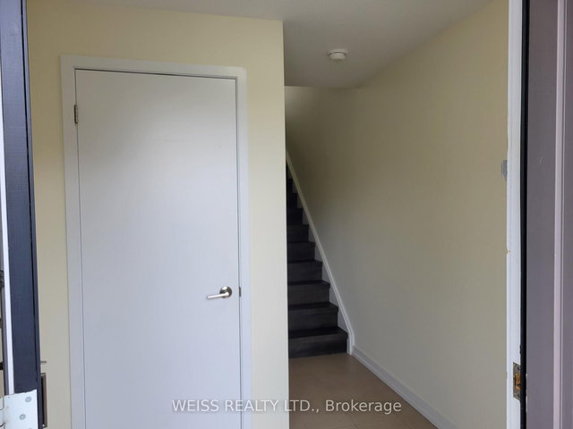 18 - 510 North Service Road