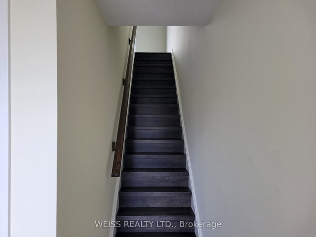 18 - 510 North Service Road